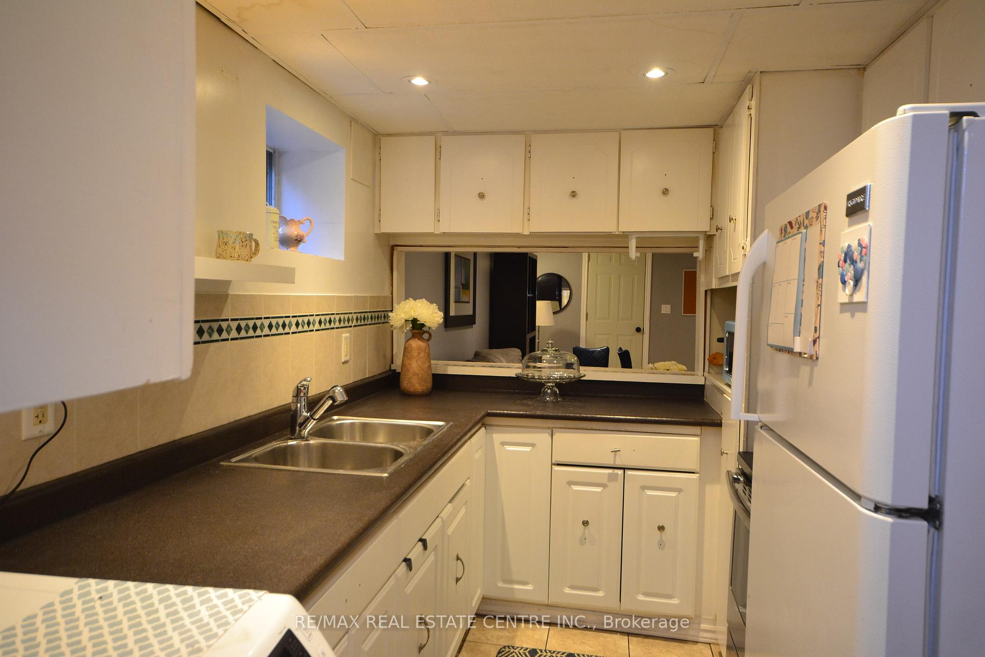 Photo 33 of 75 Cynthia Road, Toronto, Rockcliffe-Smythe — HOMEH