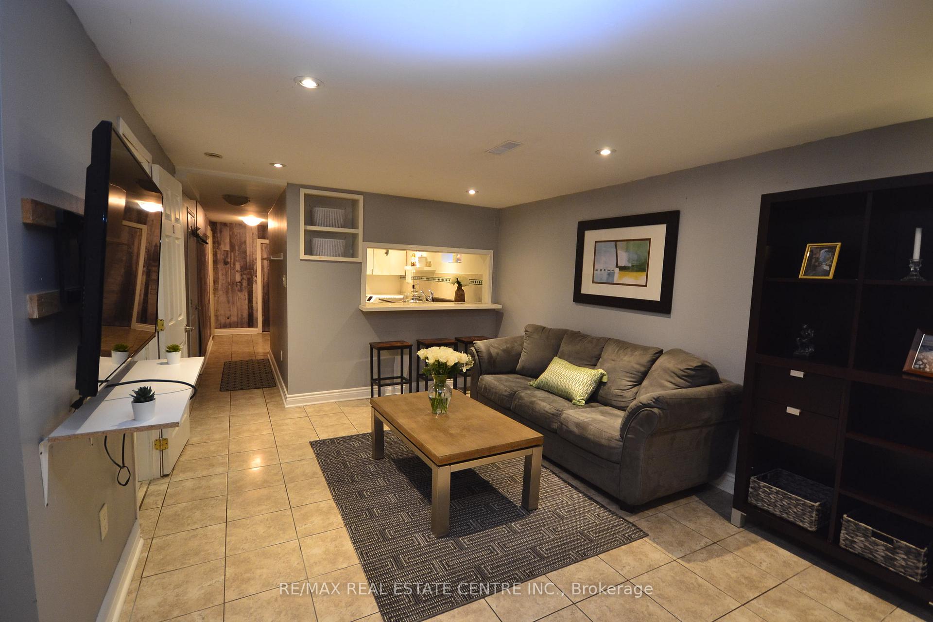 Photo 35 of 75 Cynthia Road, Toronto, Rockcliffe-Smythe — HOMEH