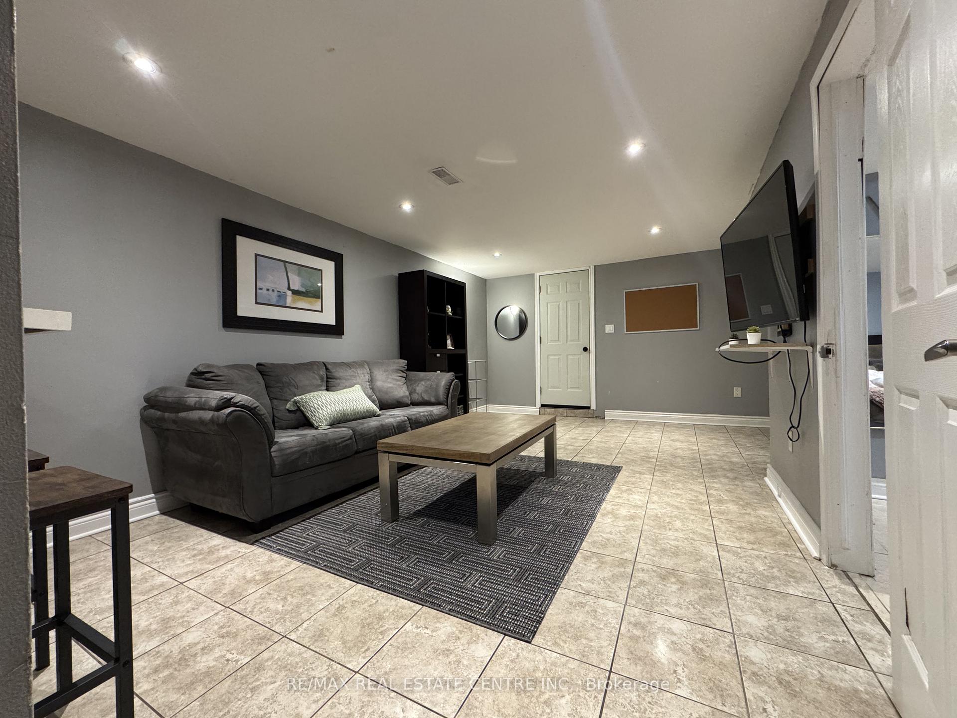 Photo 36 of 75 Cynthia Road, Toronto, Rockcliffe-Smythe — HOMEH