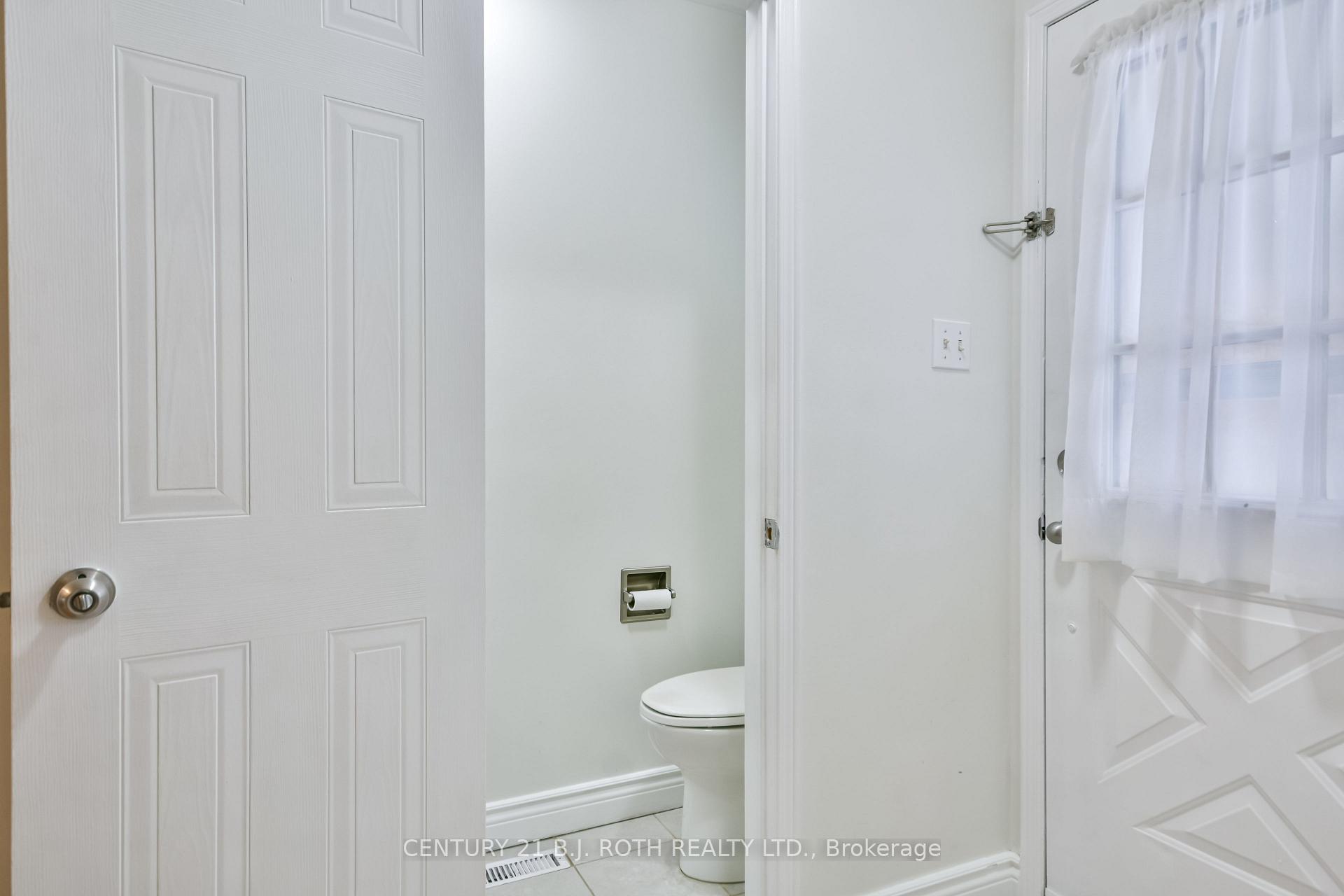 Photo 3 of Unit 43, 165 Kozlov Street, Barrie, West Bayfield — HOMEH