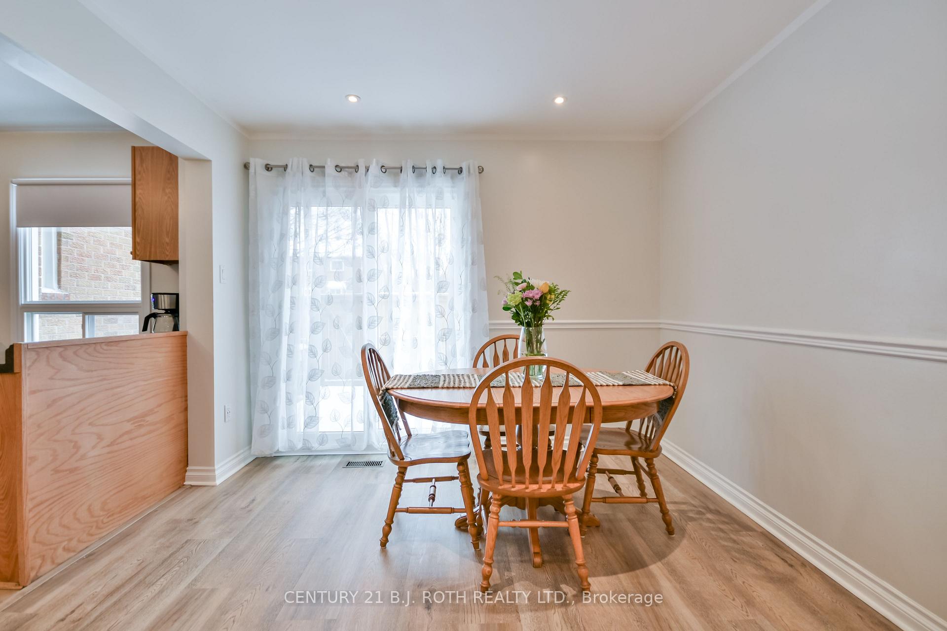Photo 8 of Unit 43, 165 Kozlov Street, Barrie, West Bayfield — HOMEH