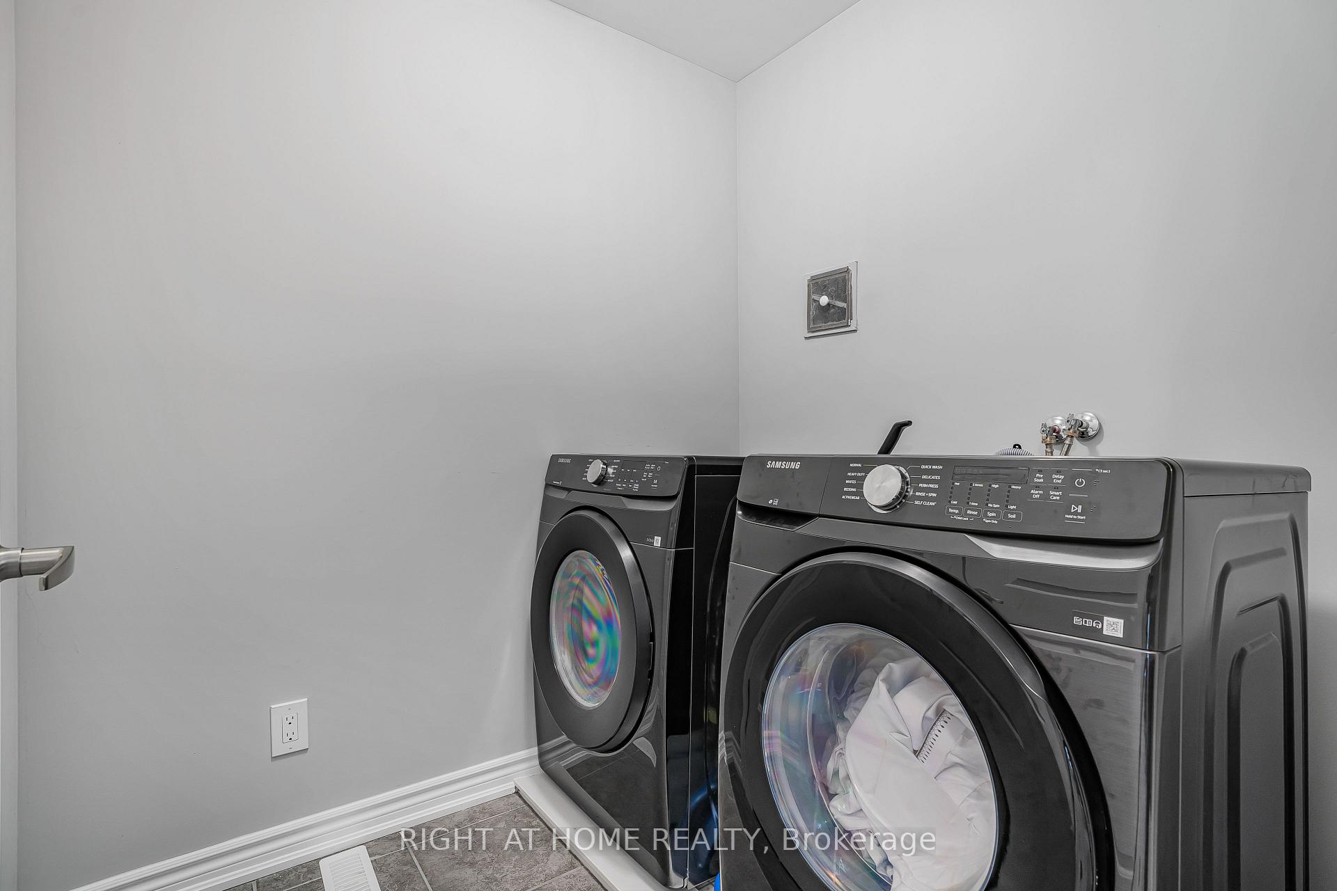 Photo 6 of 192 Closson Drive, Whitby, Rural Whitby — HOMEH