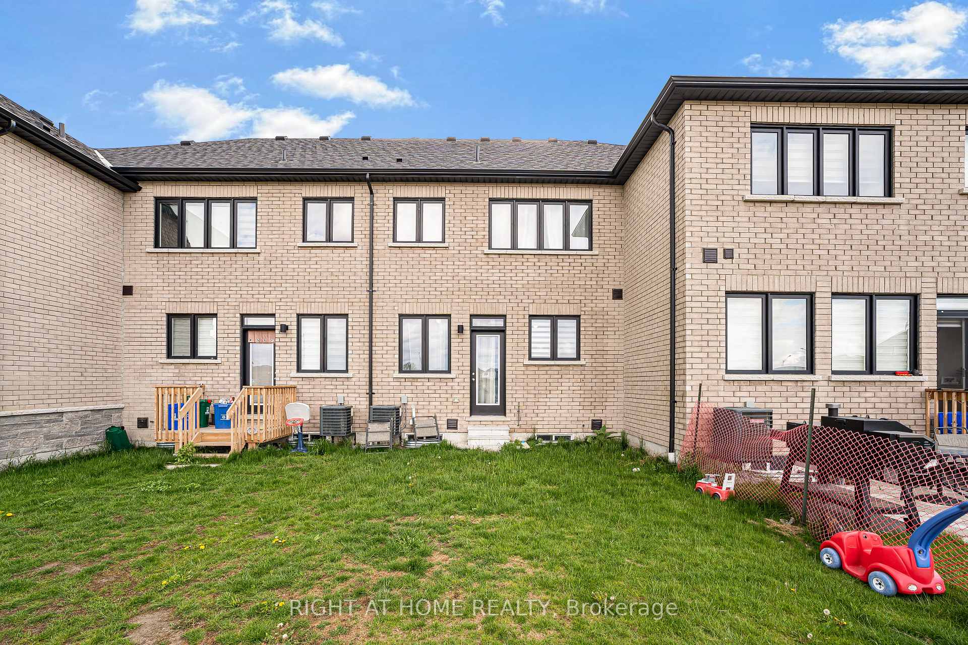 Photo 23 of 192 Closson Drive, Whitby, Rural Whitby — HOMEH