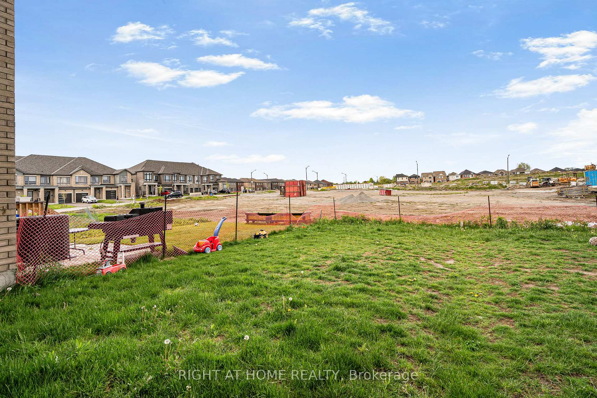 Photo 24 of 192 Closson Drive, Whitby, Rural Whitby — HOMEH
