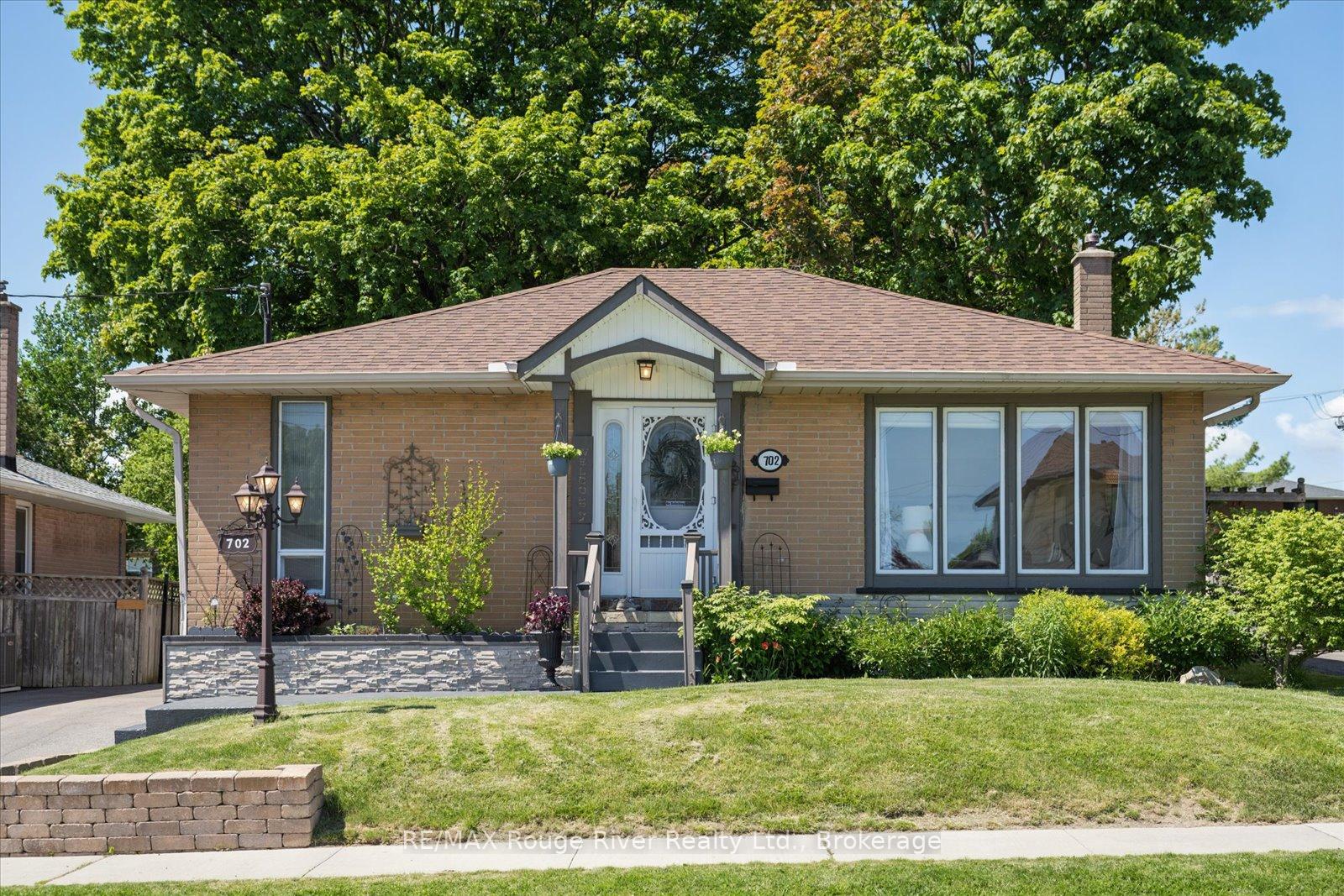 Photo 1 of 702 Gilbert Street W, Whitby, Downtown Whitby — HOMEH