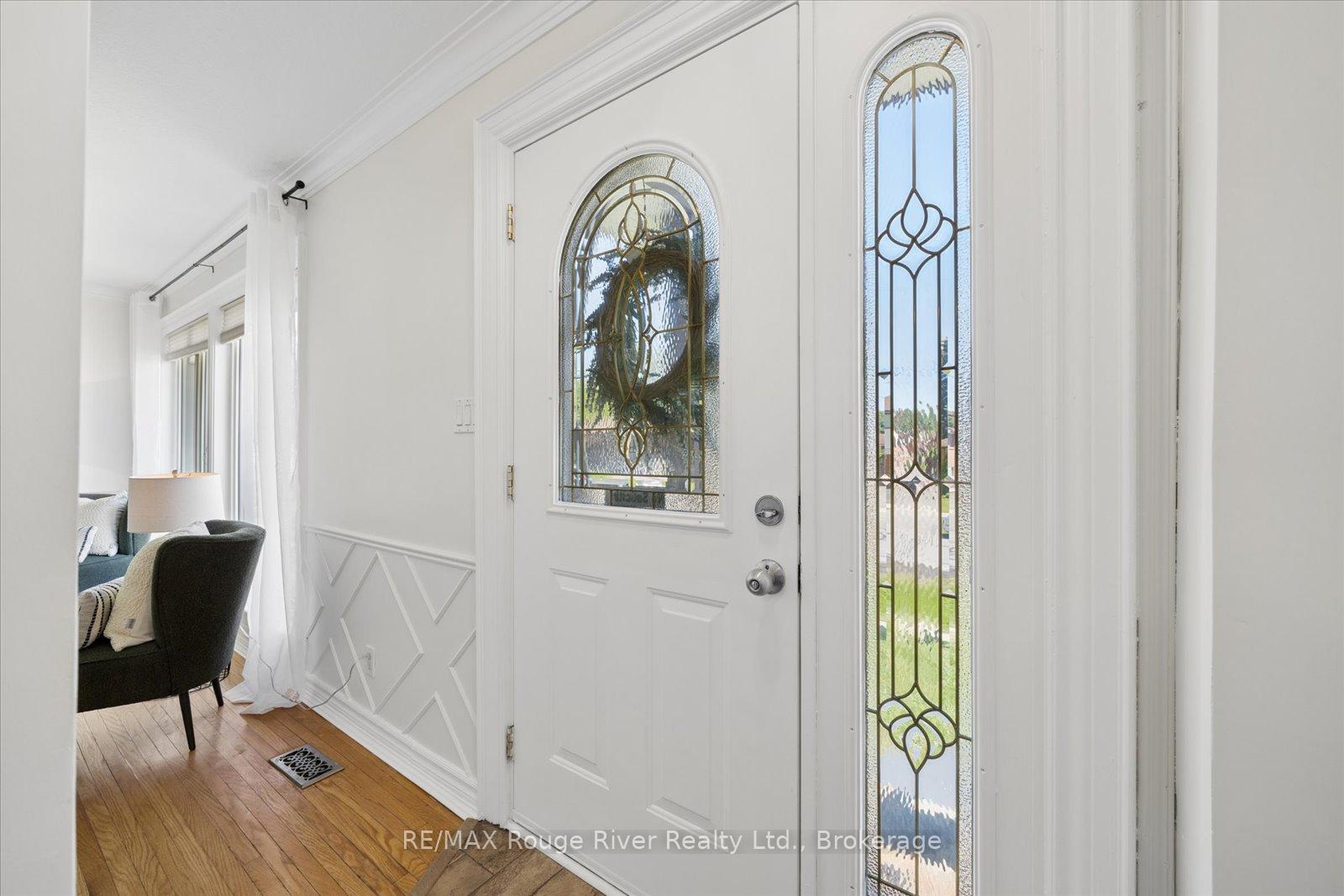 Photo 6 of 702 Gilbert Street W, Whitby, Downtown Whitby — HOMEH