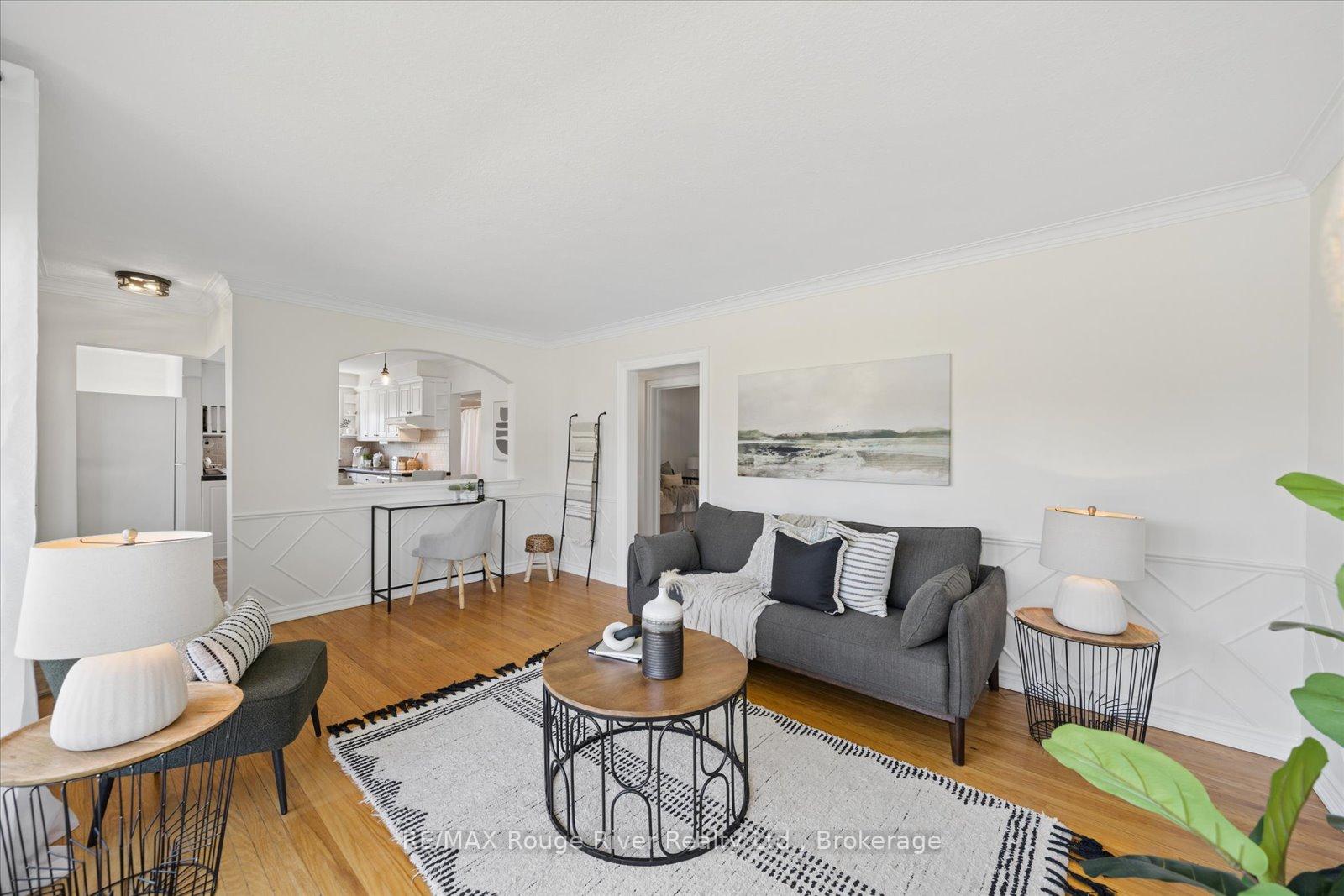 Photo 11 of 702 Gilbert Street W, Whitby, Downtown Whitby — HOMEH