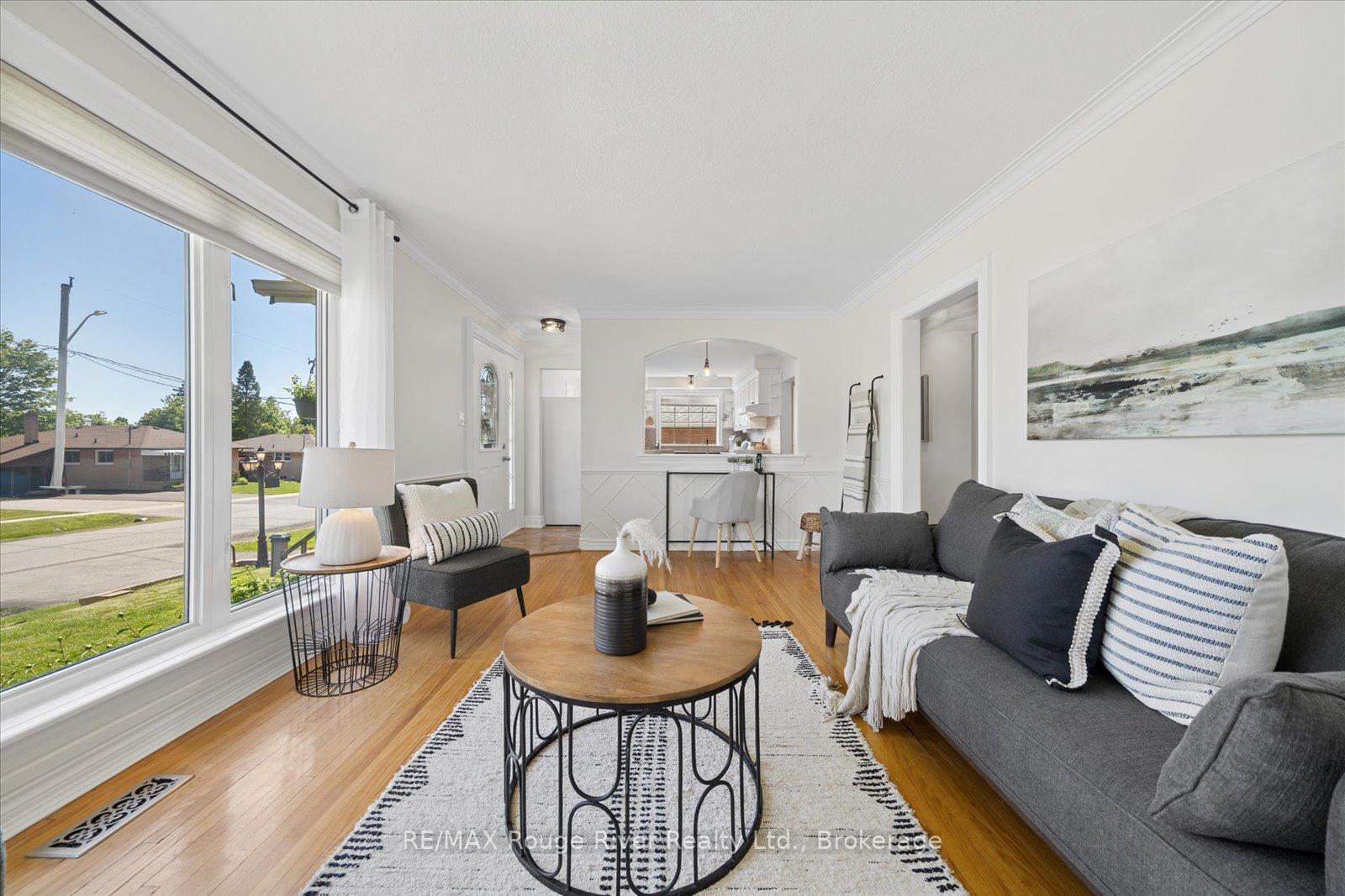 Photo 12 of 702 Gilbert Street W, Whitby, Downtown Whitby — HOMEH