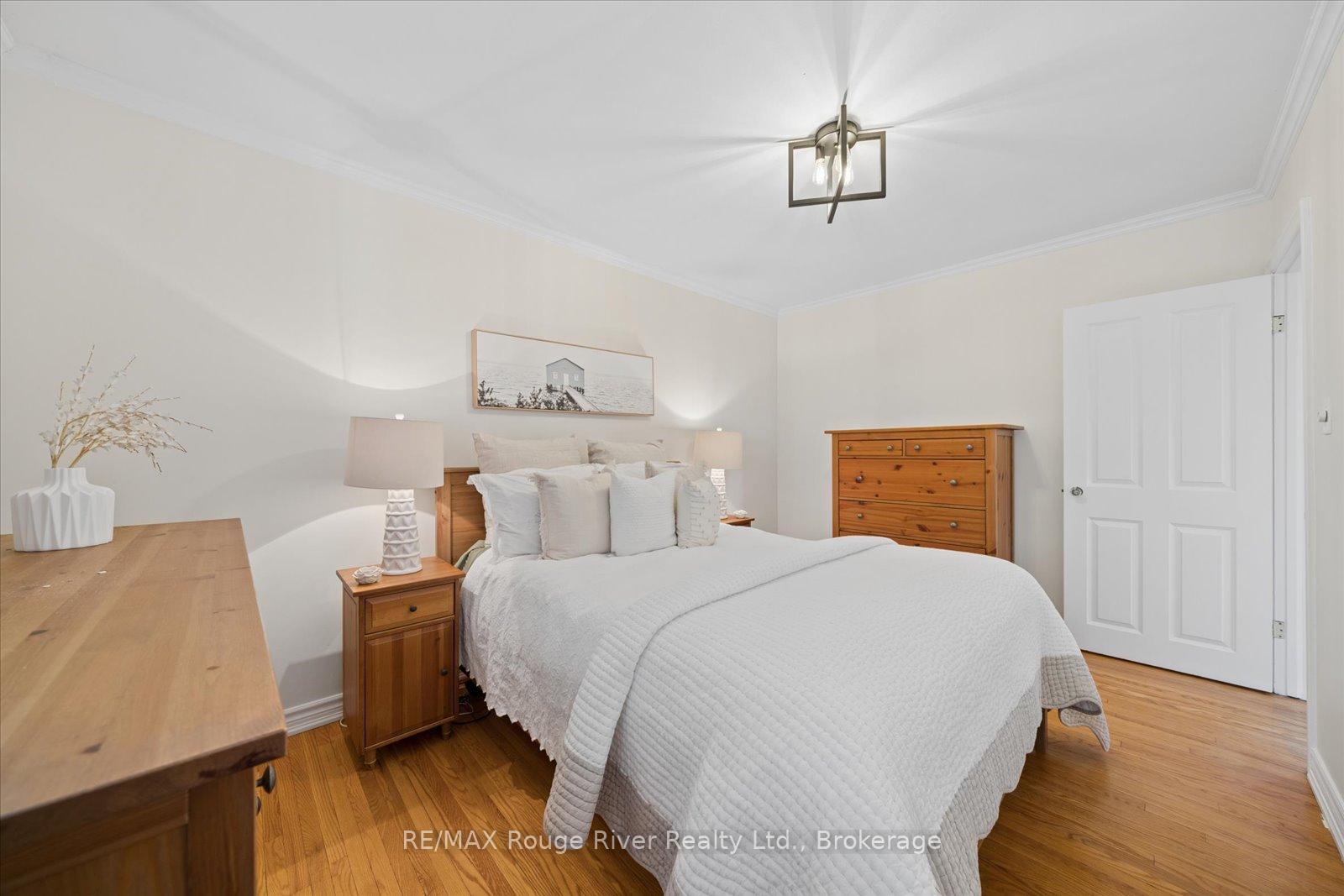 Photo 25 of 702 Gilbert Street W, Whitby, Downtown Whitby — HOMEH