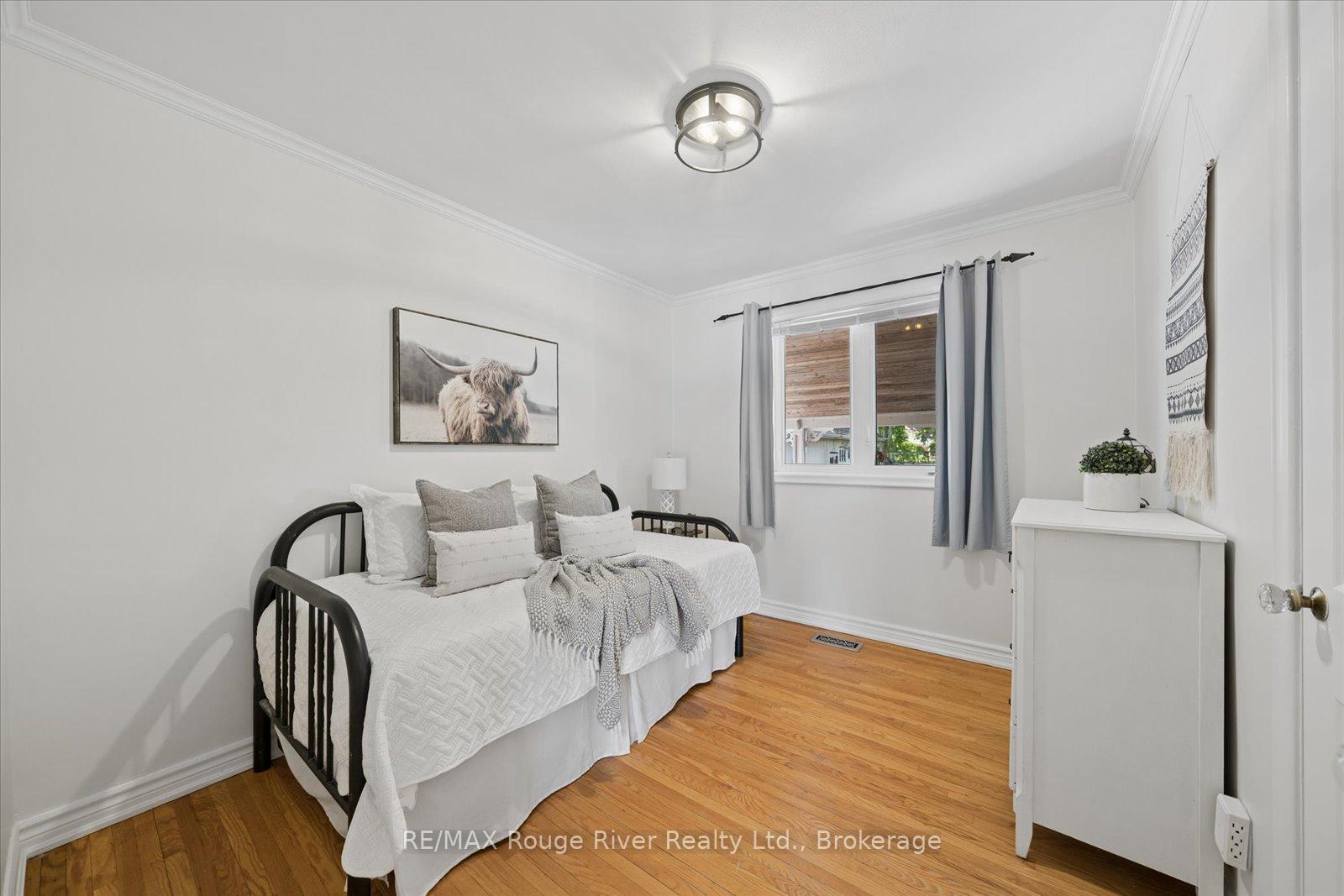 Photo 27 of 702 Gilbert Street W, Whitby, Downtown Whitby — HOMEH