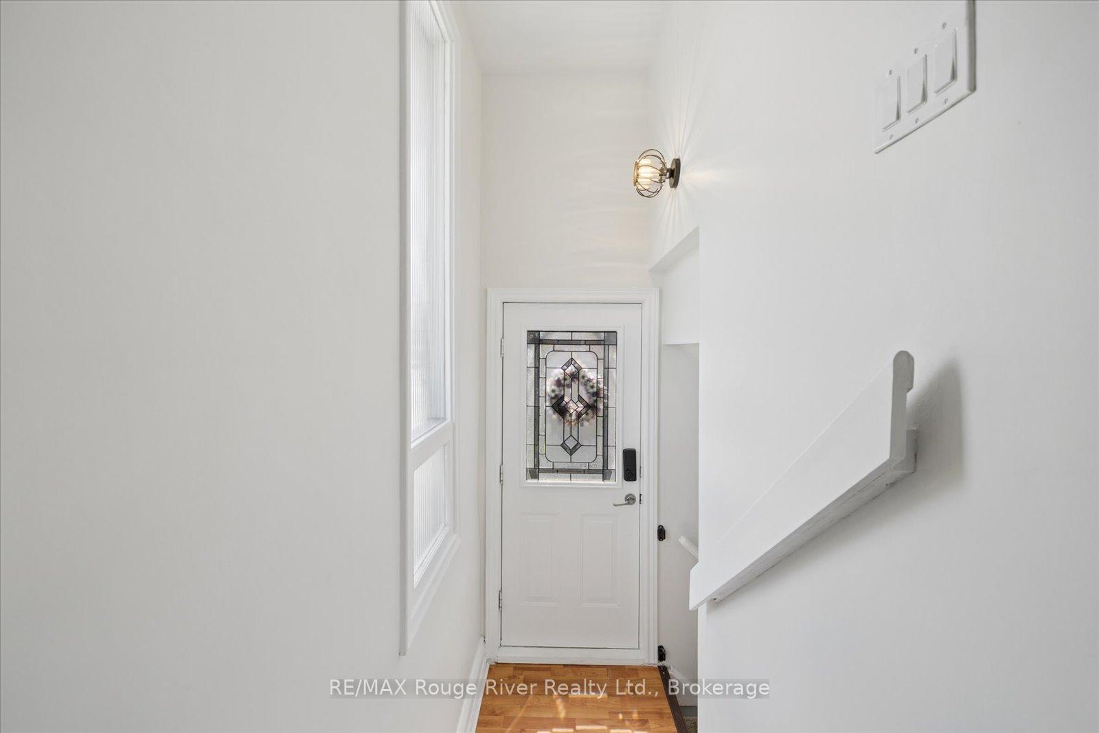 Photo 32 of 702 Gilbert Street W, Whitby, Downtown Whitby — HOMEH