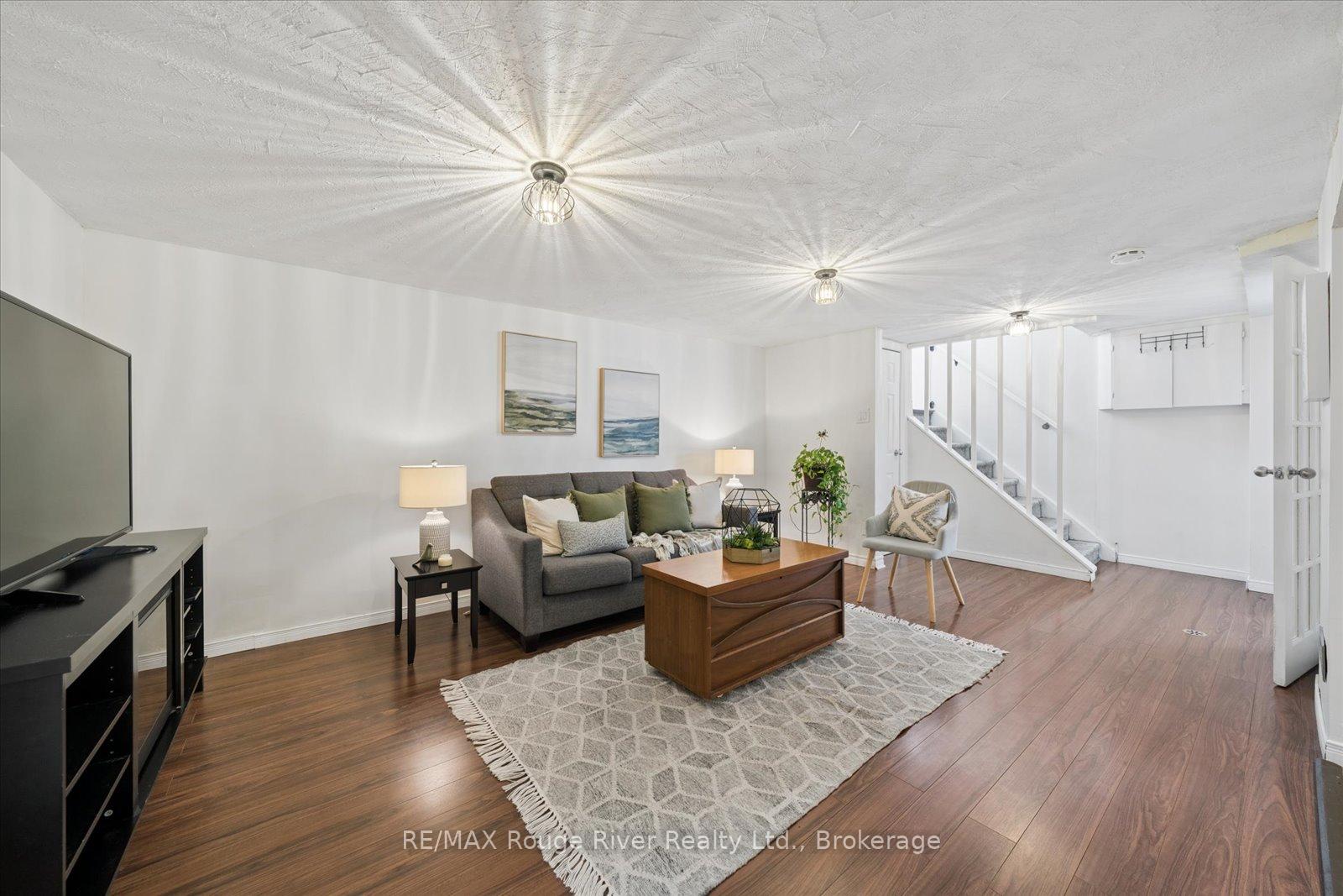 Photo 35 of 702 Gilbert Street W, Whitby, Downtown Whitby — HOMEH