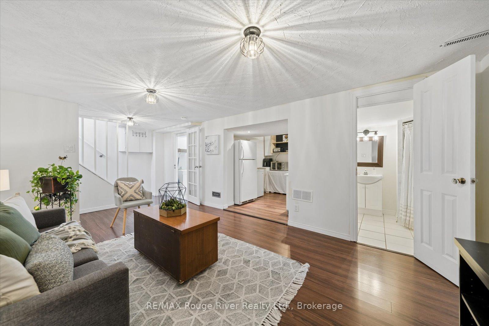 Photo 36 of 702 Gilbert Street W, Whitby, Downtown Whitby — HOMEH