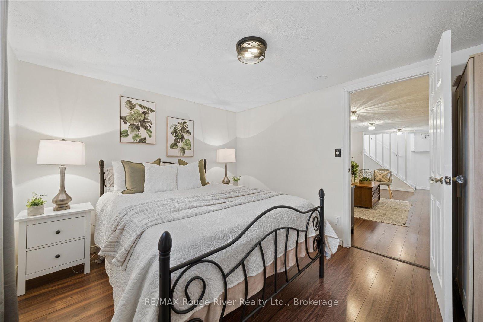 Photo 37 of 702 Gilbert Street W, Whitby, Downtown Whitby — HOMEH