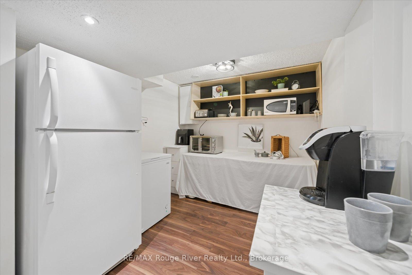 Photo 40 of 702 Gilbert Street W, Whitby, Downtown Whitby — HOMEH