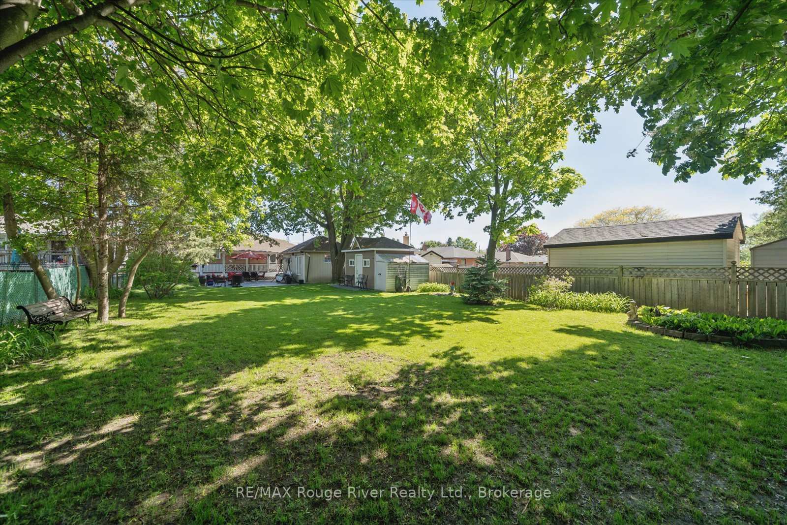 Photo 49 of 702 Gilbert Street W, Whitby, Downtown Whitby — HOMEH