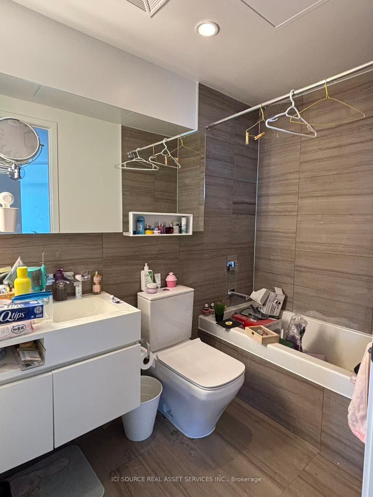 Photo 4 of Unit 4912, 45 Charles Street E, Toronto, Church-Yonge Corridor — HOMEH