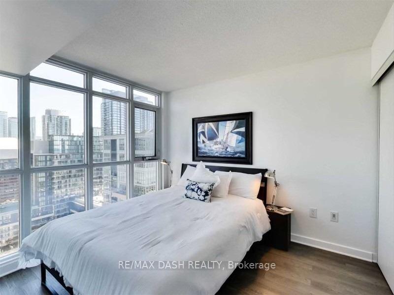 Photo 8 of Unit 2003, 15 Iceboat Terrace, Toronto, Waterfront Communities — HOMEH