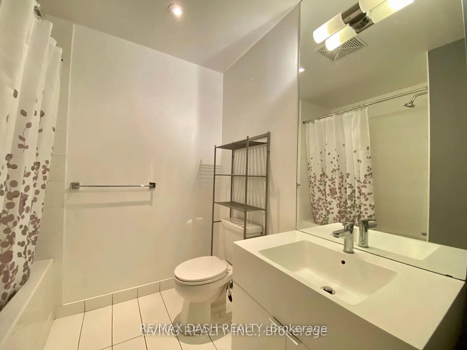 Photo 10 of Unit 2003, 15 Iceboat Terrace, Toronto, Waterfront Communities — HOMEH