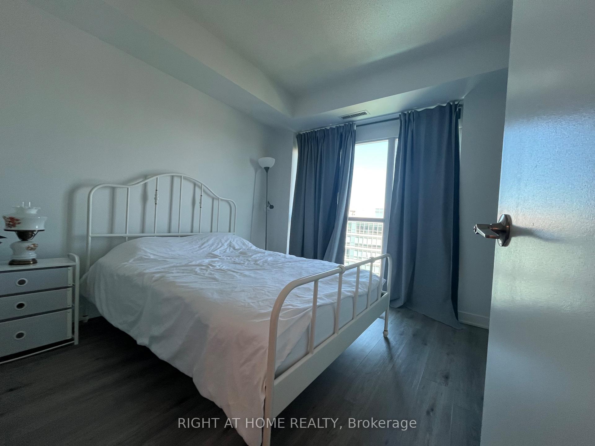 Photo 7 of 165 Legion Road, Etobicoke, Mimico — HOMEH