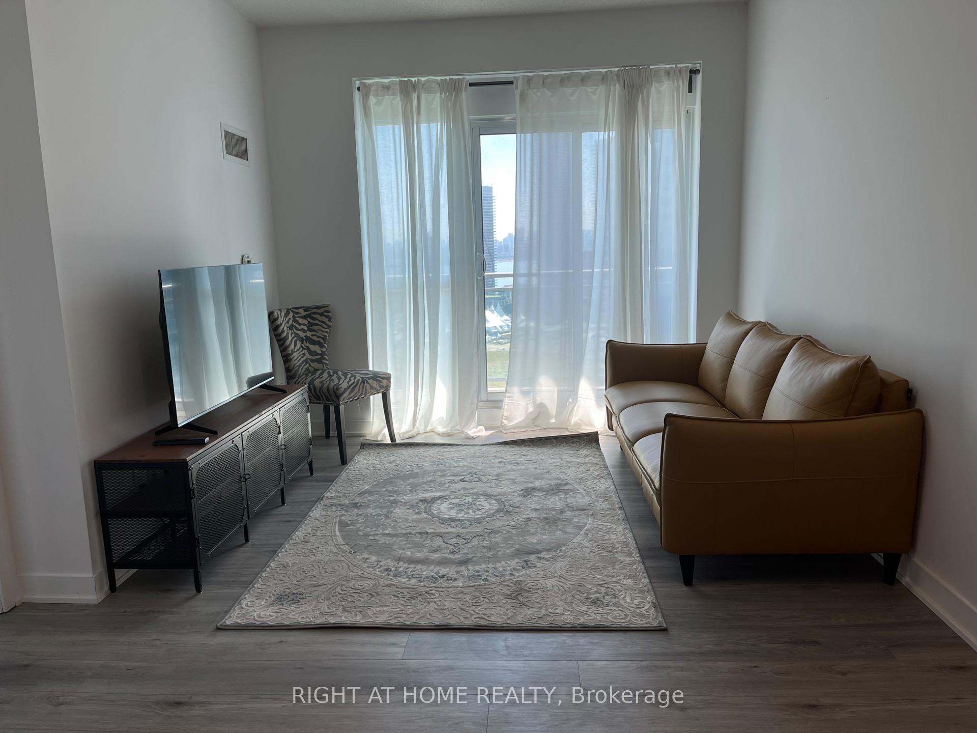 Photo 5 of 165 Legion Road, Etobicoke, Mimico — HOMEH