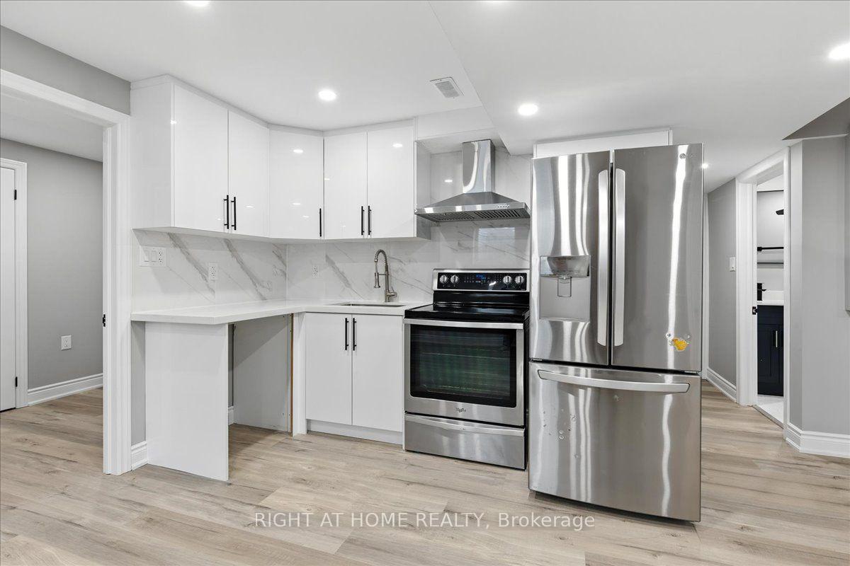 Photo 2 of 1 Lorilee Crescent, Kitchener, Forest Heights — HOMEH