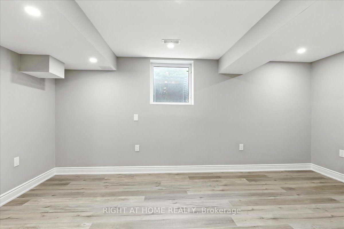 Photo 5 of 1 Lorilee Crescent, Kitchener, Forest Heights — HOMEH