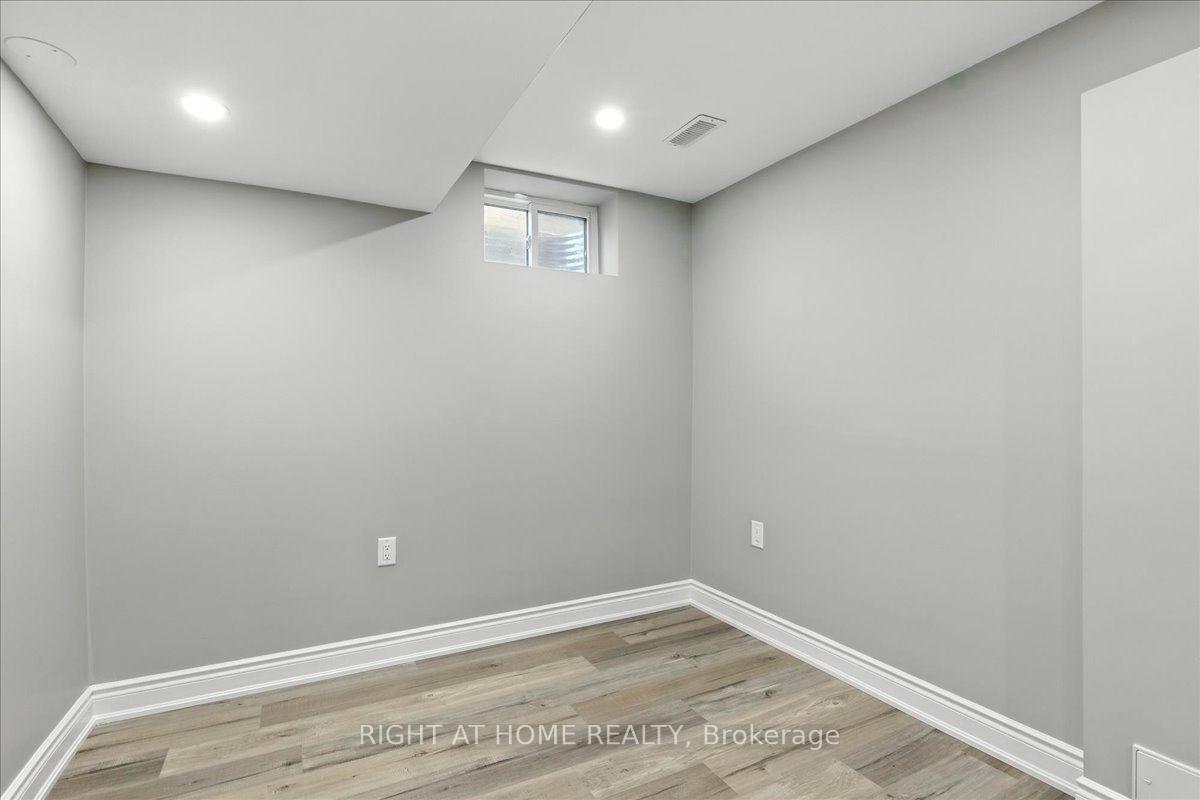 Photo 9 of 1 Lorilee Crescent, Kitchener, Forest Heights — HOMEH