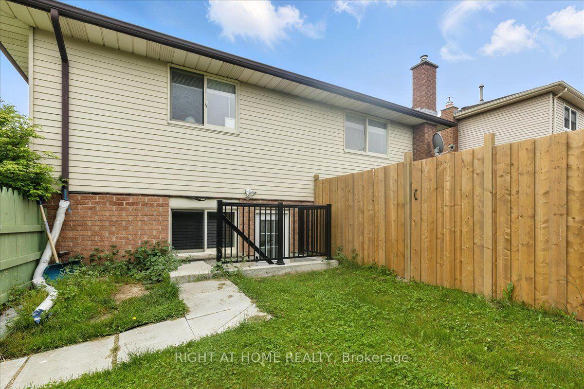 Photo 12 of 1 Lorilee Crescent, Kitchener, Forest Heights — HOMEH