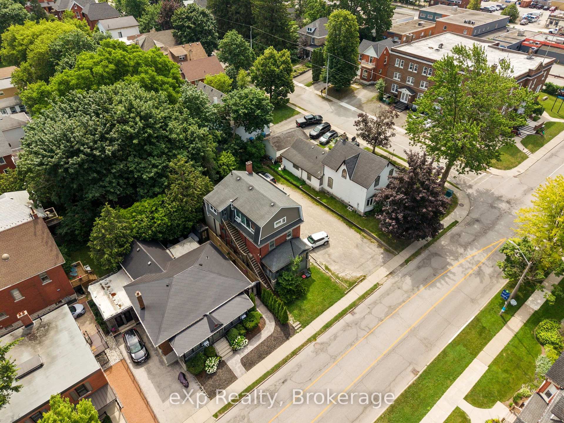 Photo 5 of 31 Waterloo Street S, Stratford — HOMEH