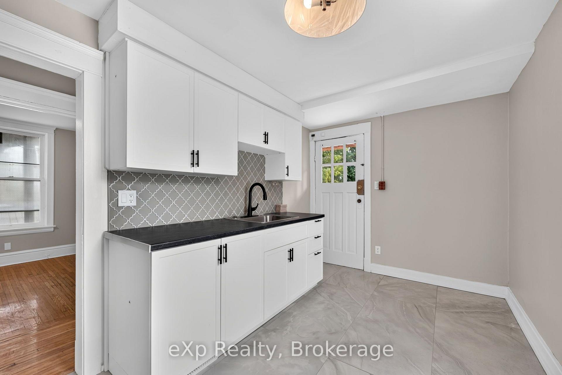 Photo 7 of 31 Waterloo Street S, Stratford — HOMEH