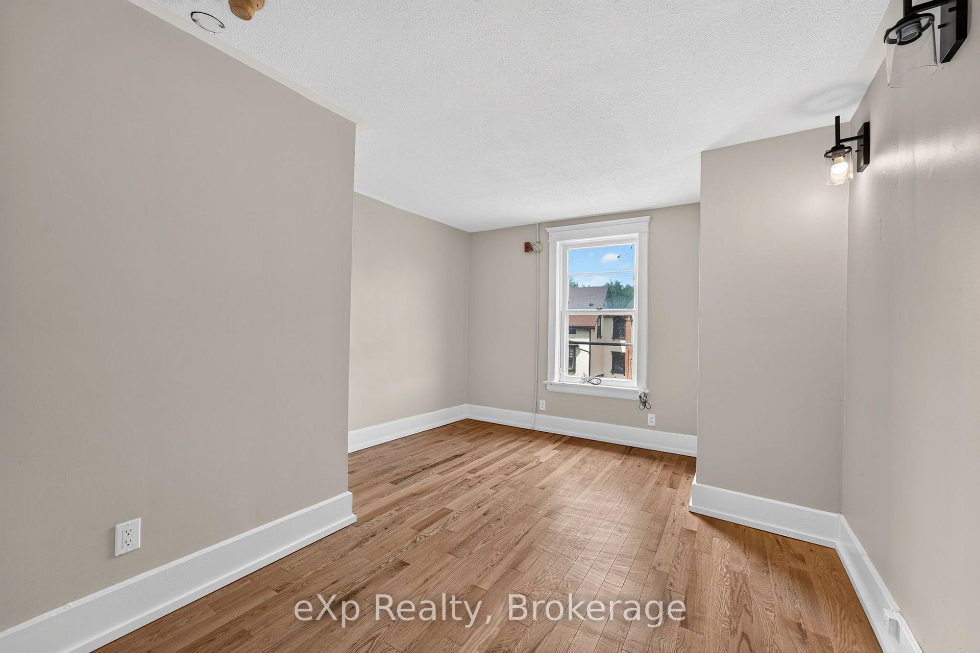 Photo 12 of 31 Waterloo Street S, Stratford — HOMEH