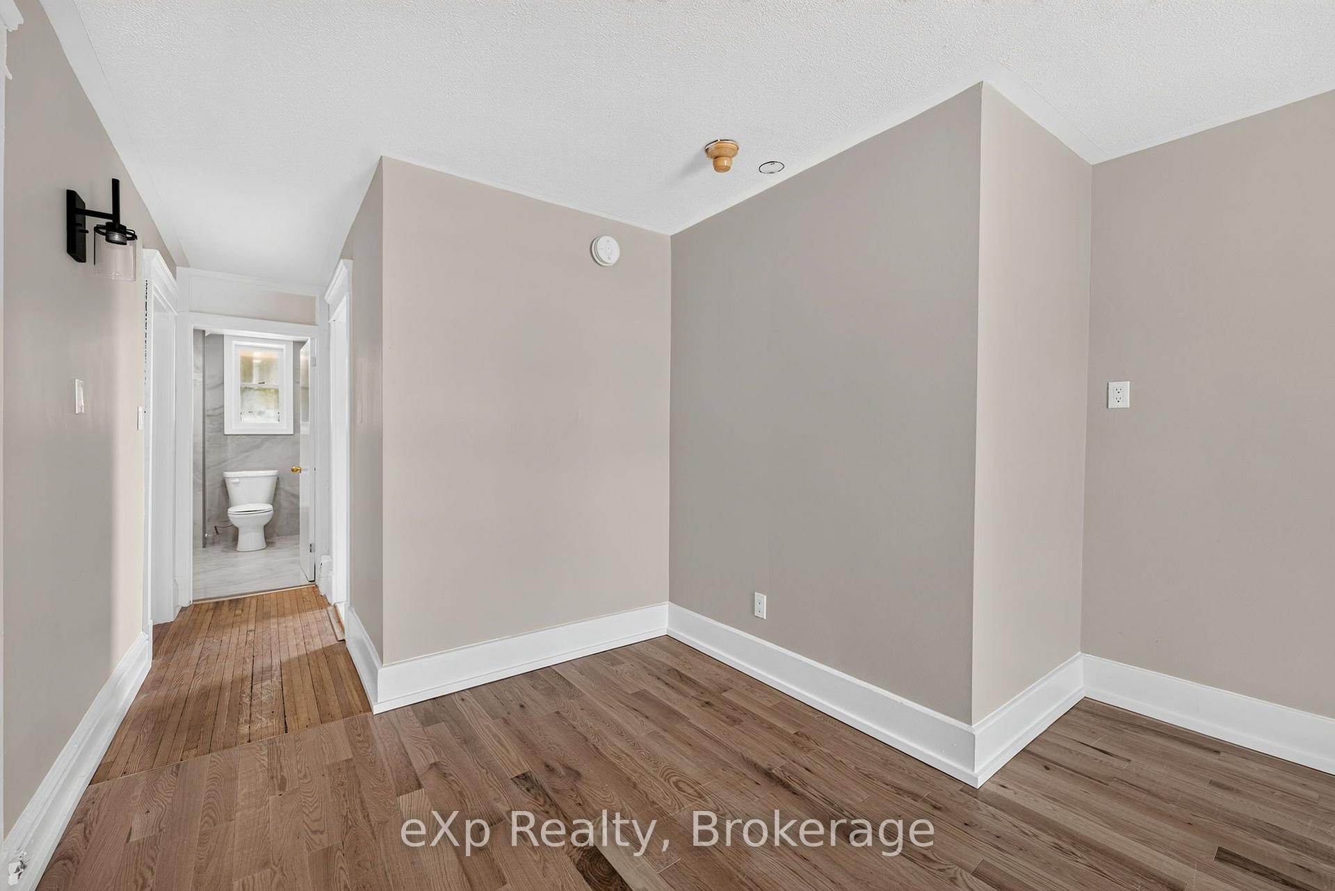 Photo 14 of 31 Waterloo Street S, Stratford — HOMEH