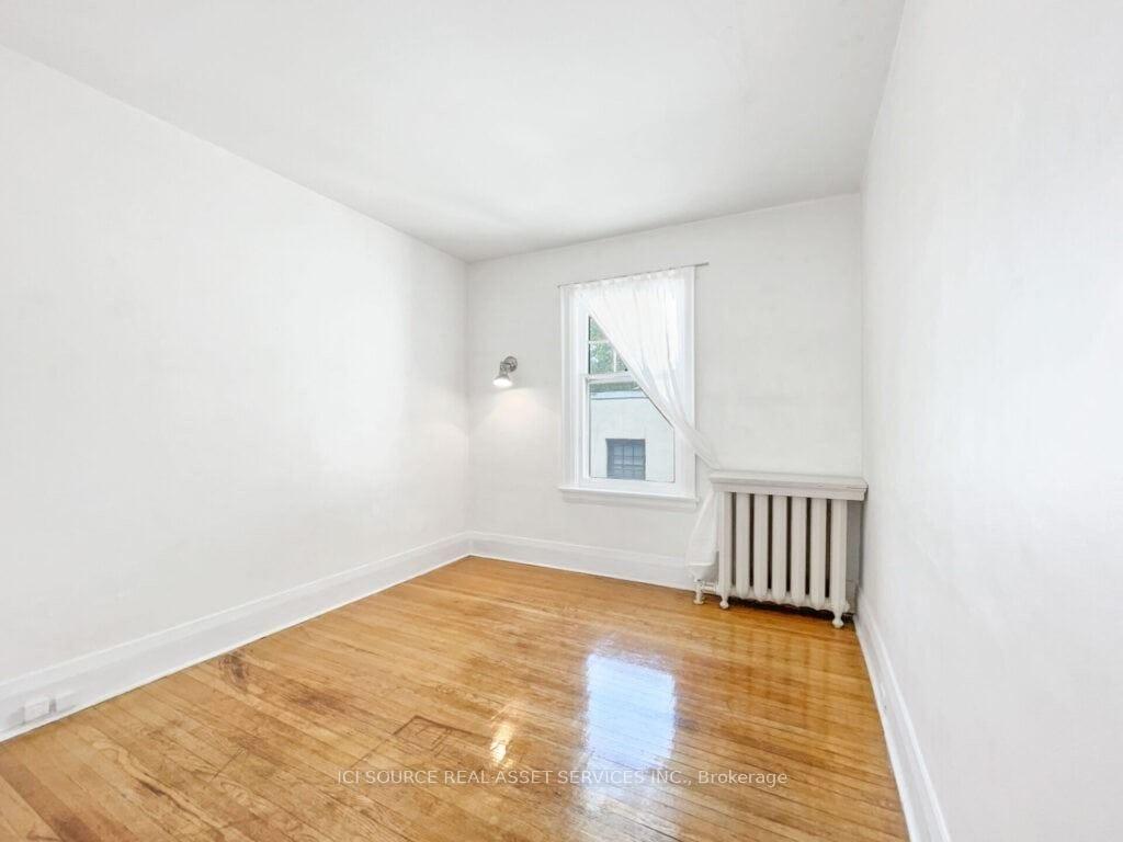 Photo 3 of Unit 5, 12 Kendal Avenue, Toronto, The Annex — HOMEH