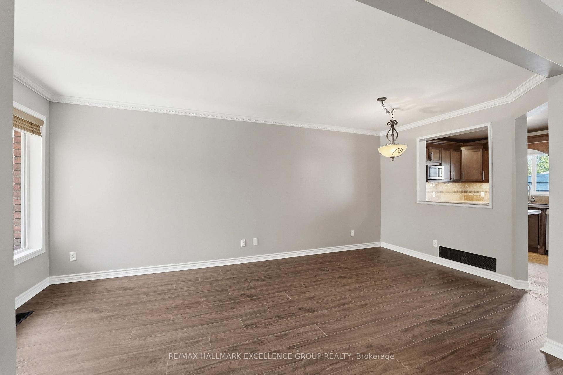 Photo 9 of 887 Nesting Way, Ottawa, Fallingbrook/Gardenway South — HOMEH