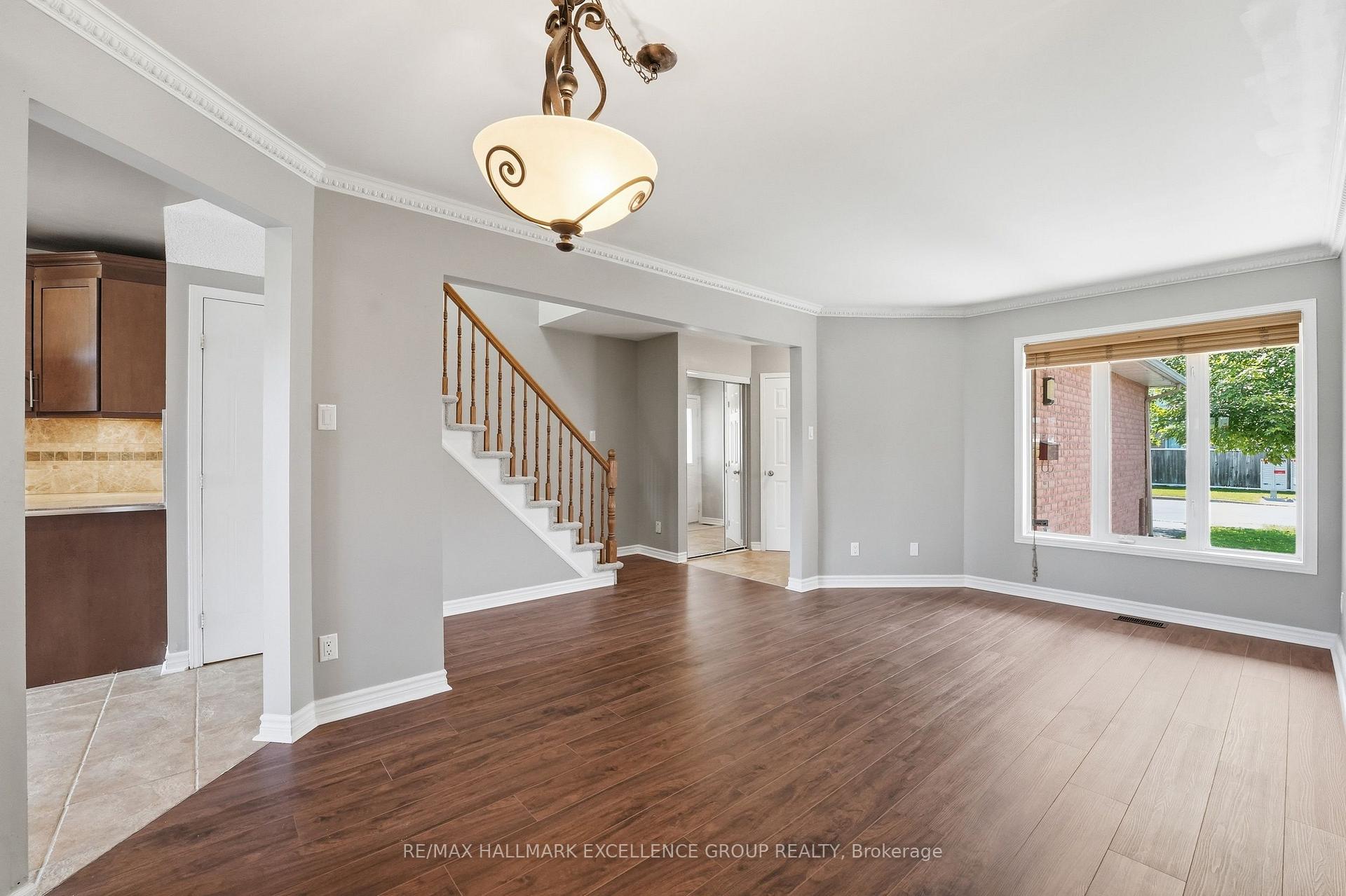 Photo 11 of 887 Nesting Way, Ottawa, Fallingbrook/Gardenway South — HOMEH
