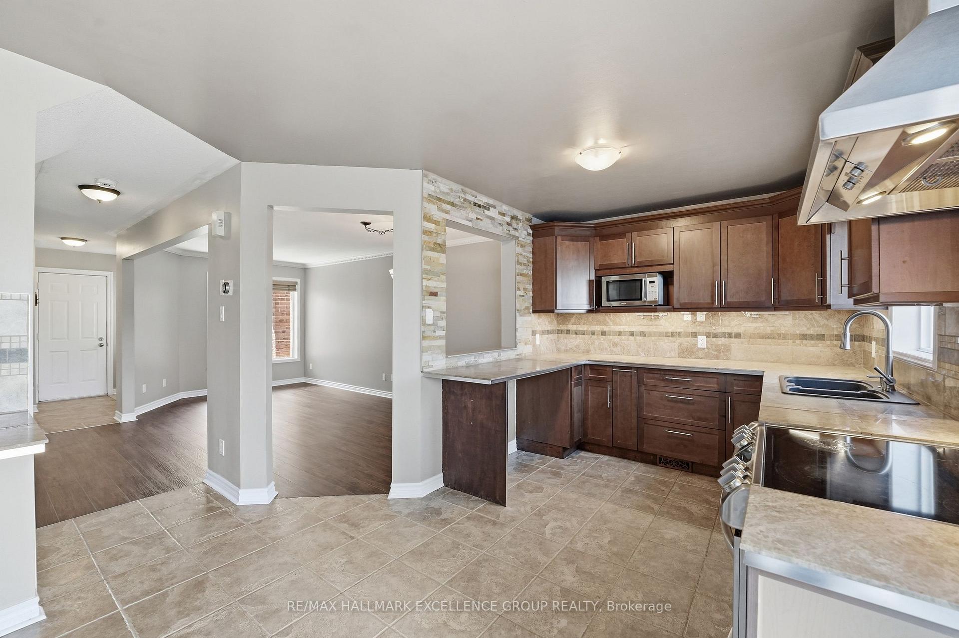 Photo 18 of 887 Nesting Way, Ottawa, Fallingbrook/Gardenway South — HOMEH