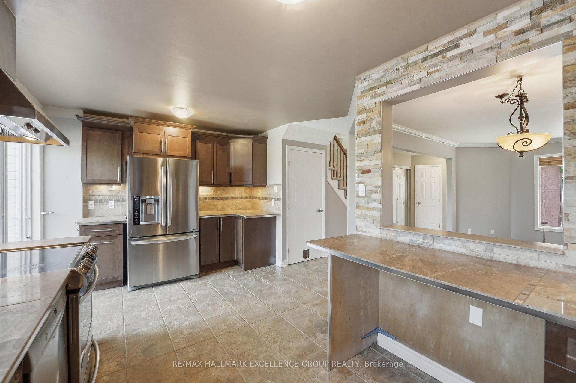 Photo 19 of 887 Nesting Way, Ottawa, Fallingbrook/Gardenway South — HOMEH
