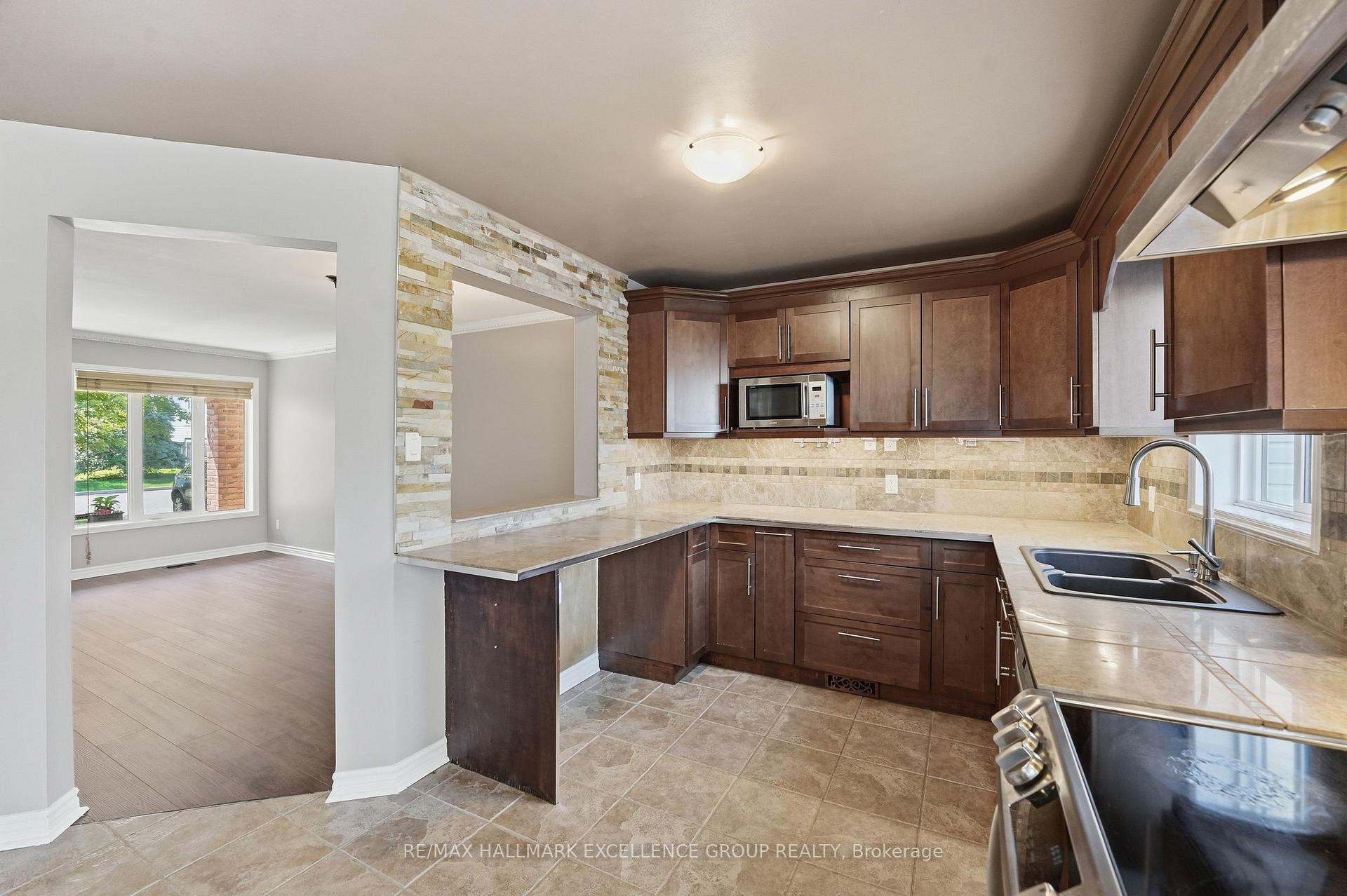 Photo 21 of 887 Nesting Way, Ottawa, Fallingbrook/Gardenway South — HOMEH