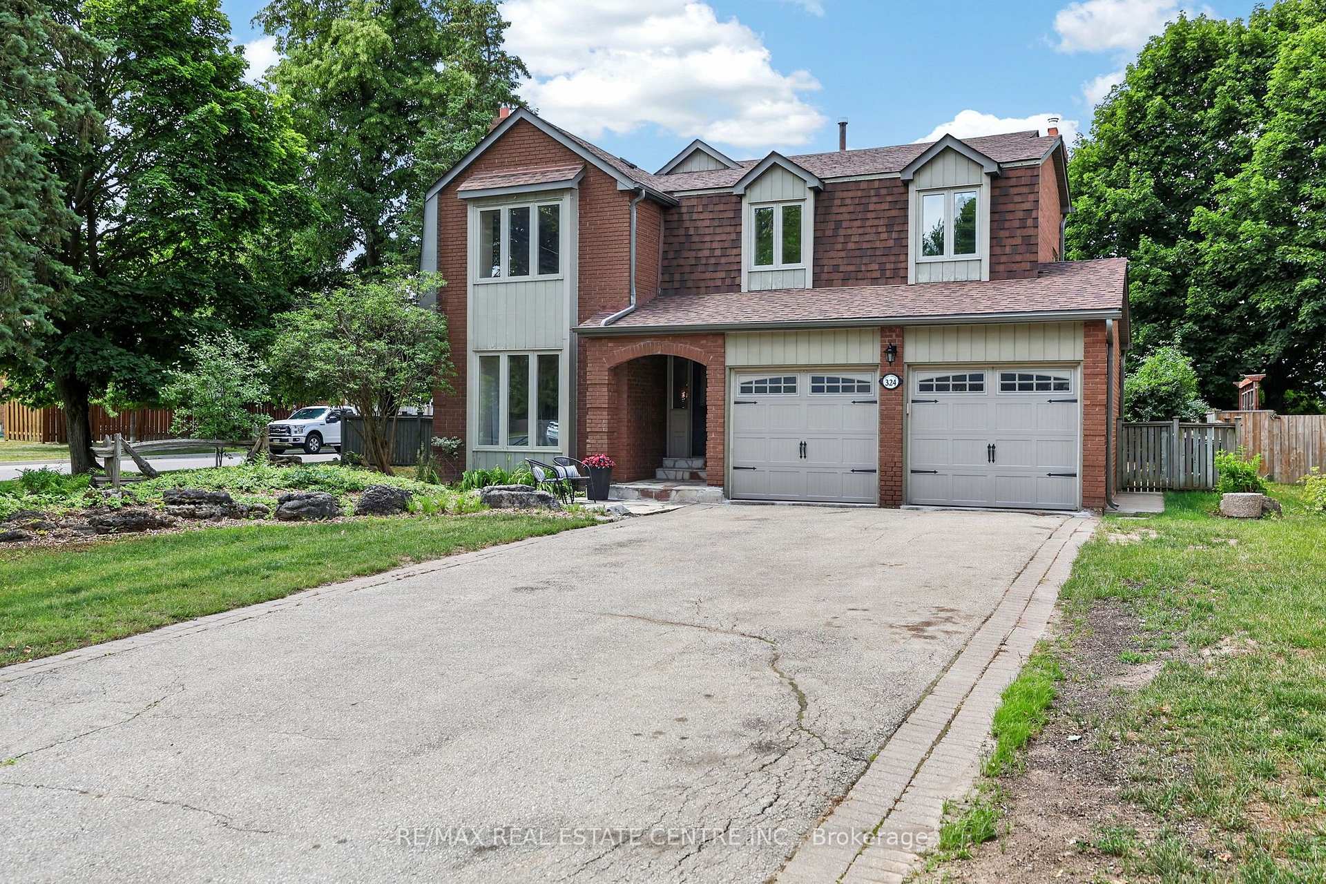 Photo 2 of 324 Hersey Crescent, Caledon, Bolton North — HOMEH