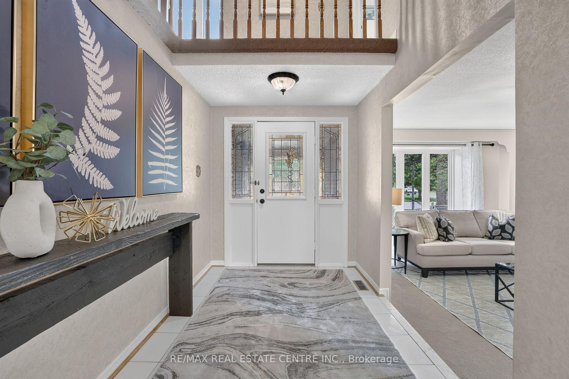 Photo 4 of 324 Hersey Crescent, Caledon, Bolton North — HOMEH