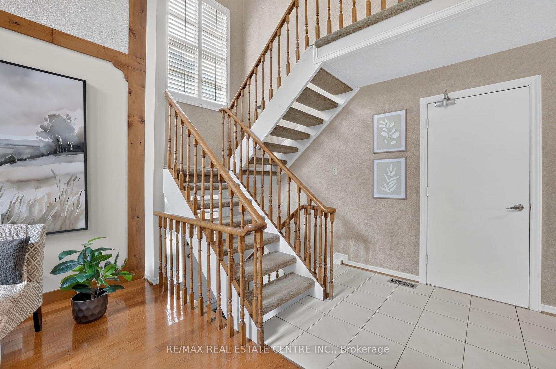 Photo 13 of 324 Hersey Crescent, Caledon, Bolton North — HOMEH