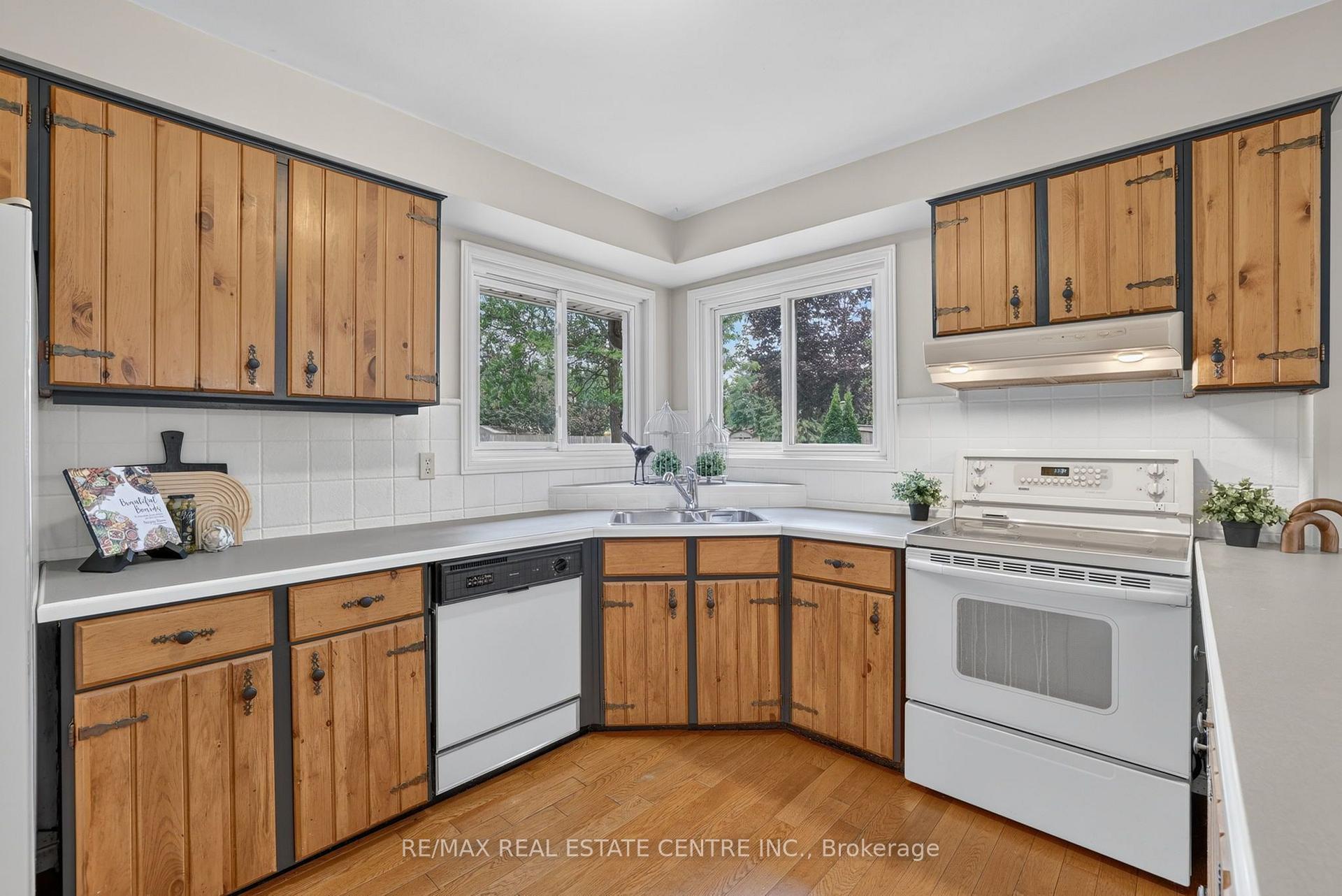 Photo 22 of 324 Hersey Crescent, Caledon, Bolton North — HOMEH