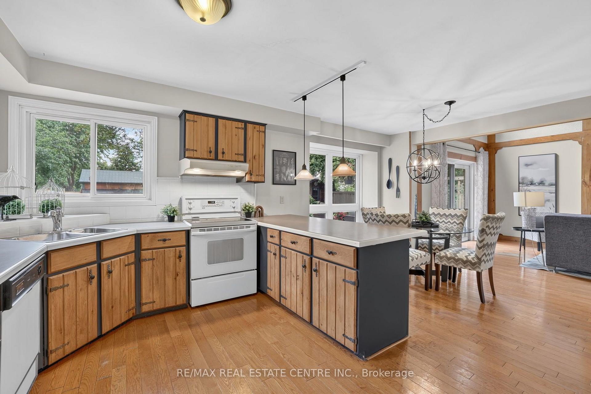 Photo 23 of 324 Hersey Crescent, Caledon, Bolton North — HOMEH