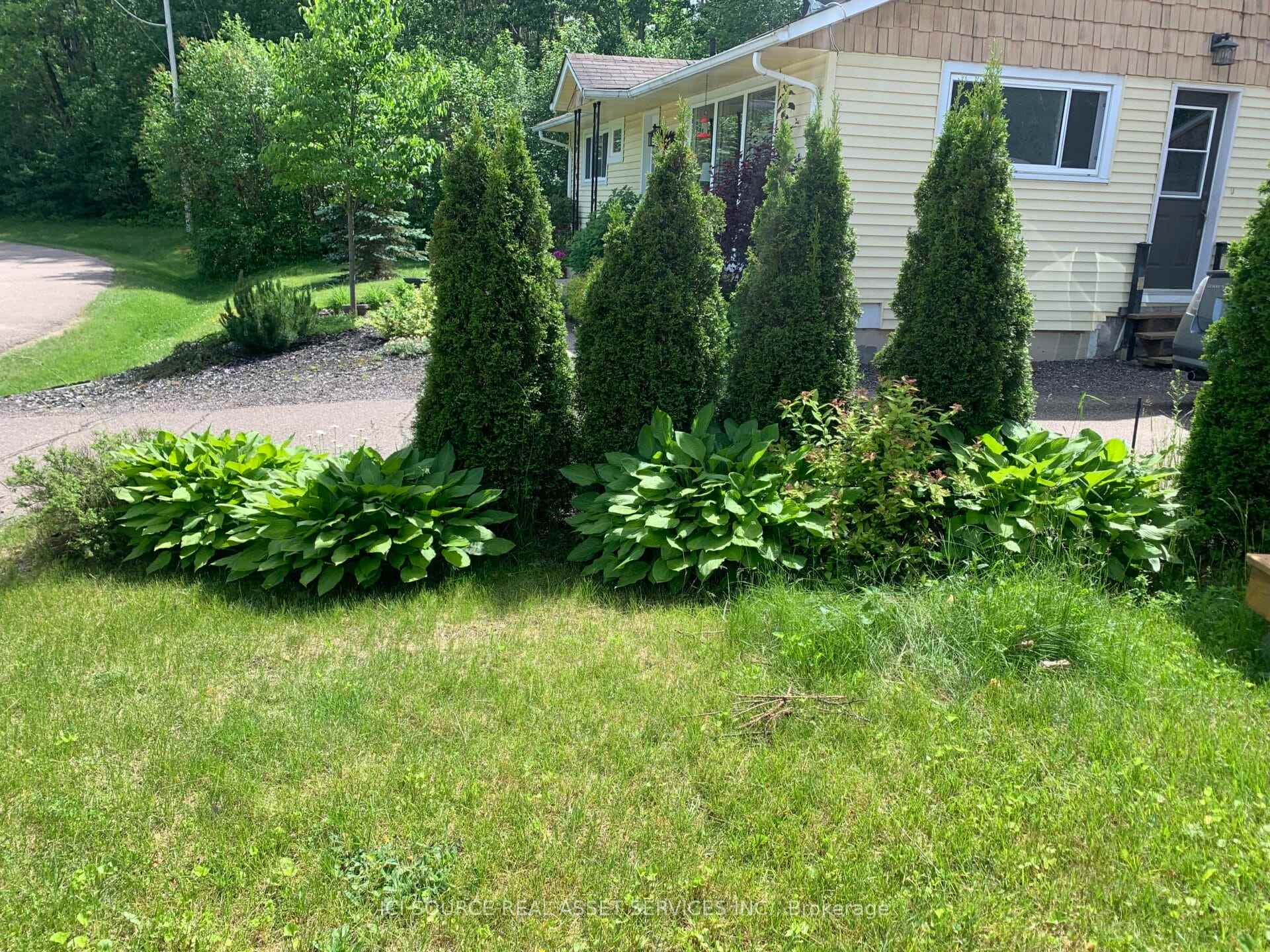 Photo 2 of 4 Kelvin Crescent, Deep River, Deep River — HOMEH