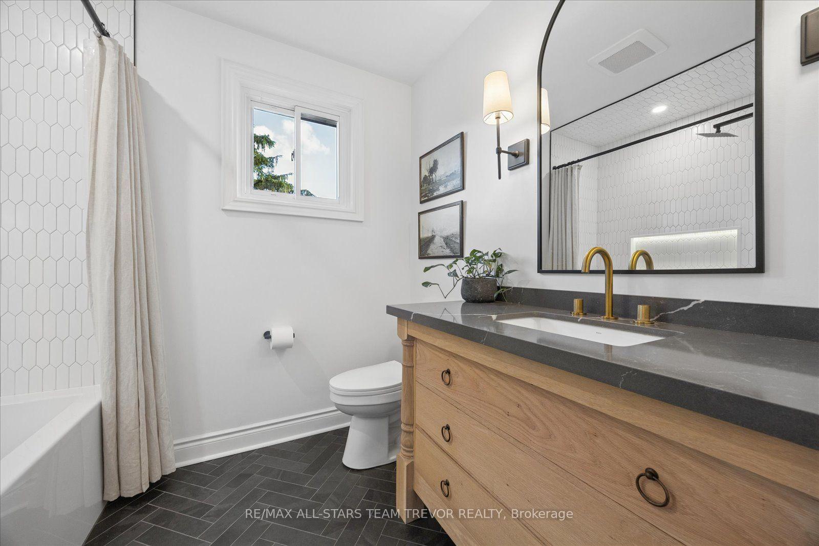Photo 30 of 67 Riverglen Drive, Georgina, Keswick South — HOMEH