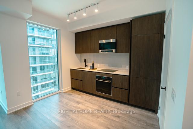 Photo 1 of Unit 3003, 117 Broadway Avenue, Toronto, Mount Pleasant West — HOMEH