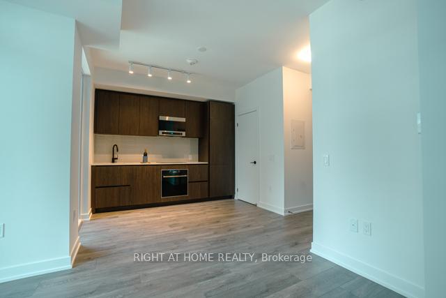 Photo 3 of Unit 3003, 117 Broadway Avenue, Toronto, Mount Pleasant West — HOMEH