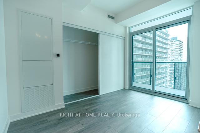 Photo 5 of Unit 3003, 117 Broadway Avenue, Toronto, Mount Pleasant West — HOMEH