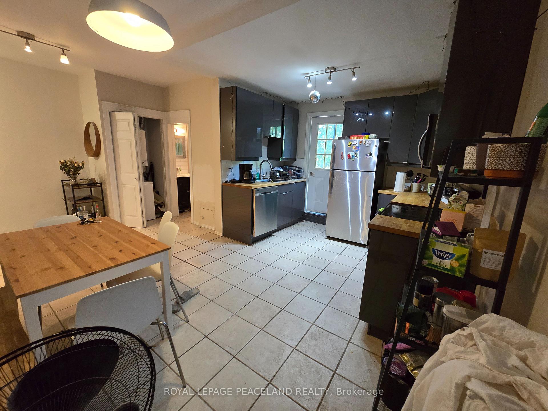 Photo 7 of Unit 2nd Flr, 61 Madison Avenue, Toronto, The Annex — HOMEH